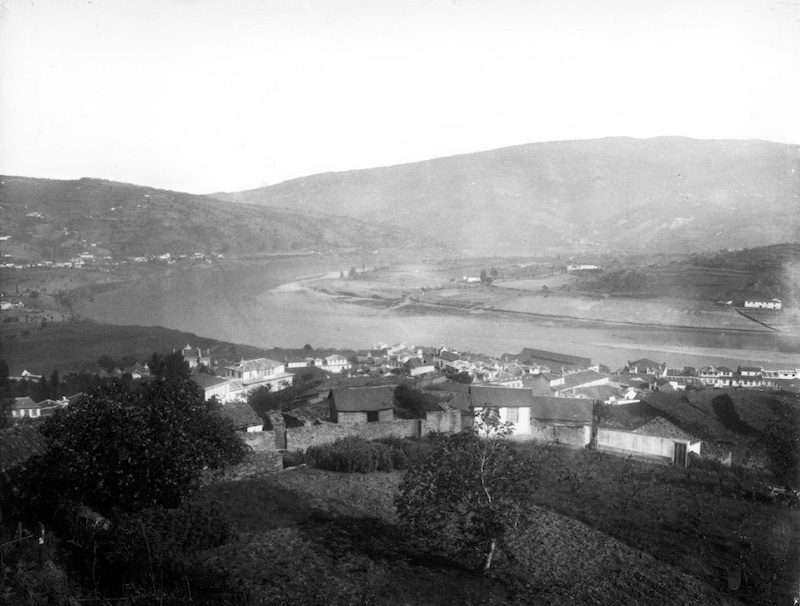 Vista de Moledo para a Régua por Emílio Biel